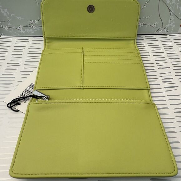 Steve Madden Bclemm Chartreuse Logo Trifold Wallet On A String NWT - Picture 4 of 5